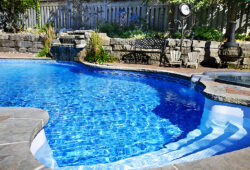 What Are The Signs To Replace Pool Liner